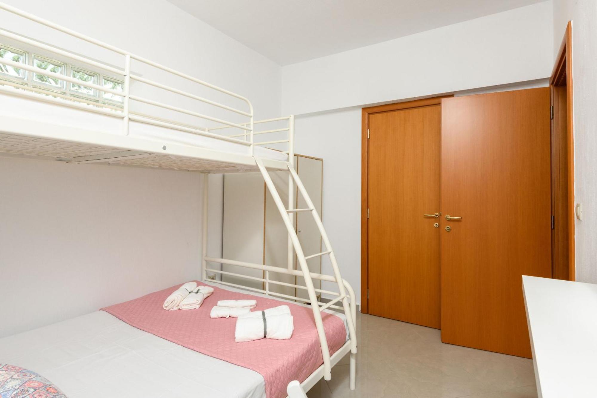 Whitegold Apartments Panagia Panagia  Rum bild