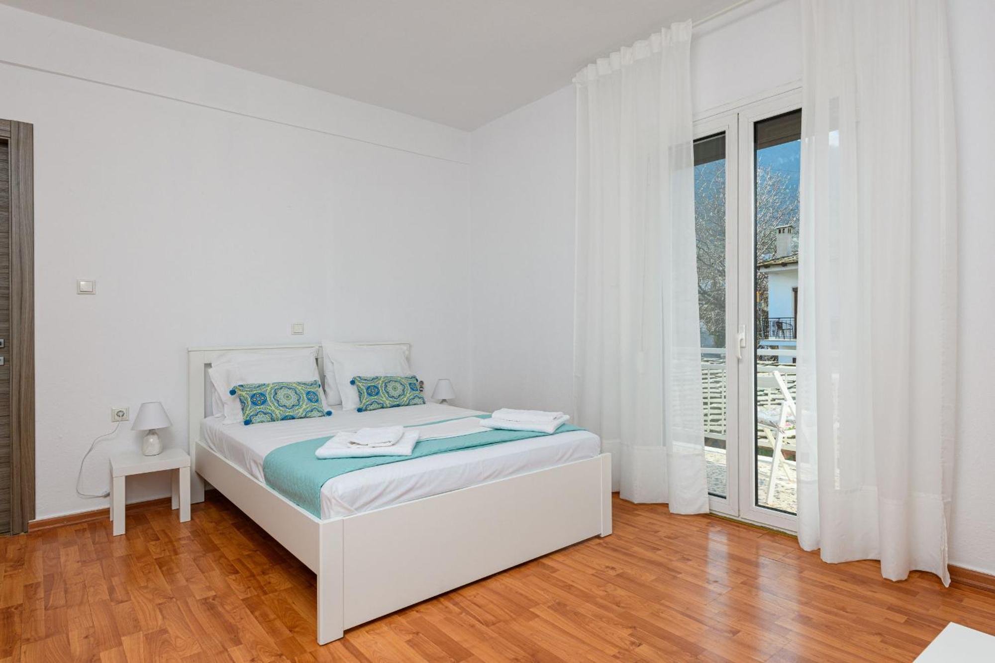 Whitegold Apartments Panagia Panagia  Rum bild