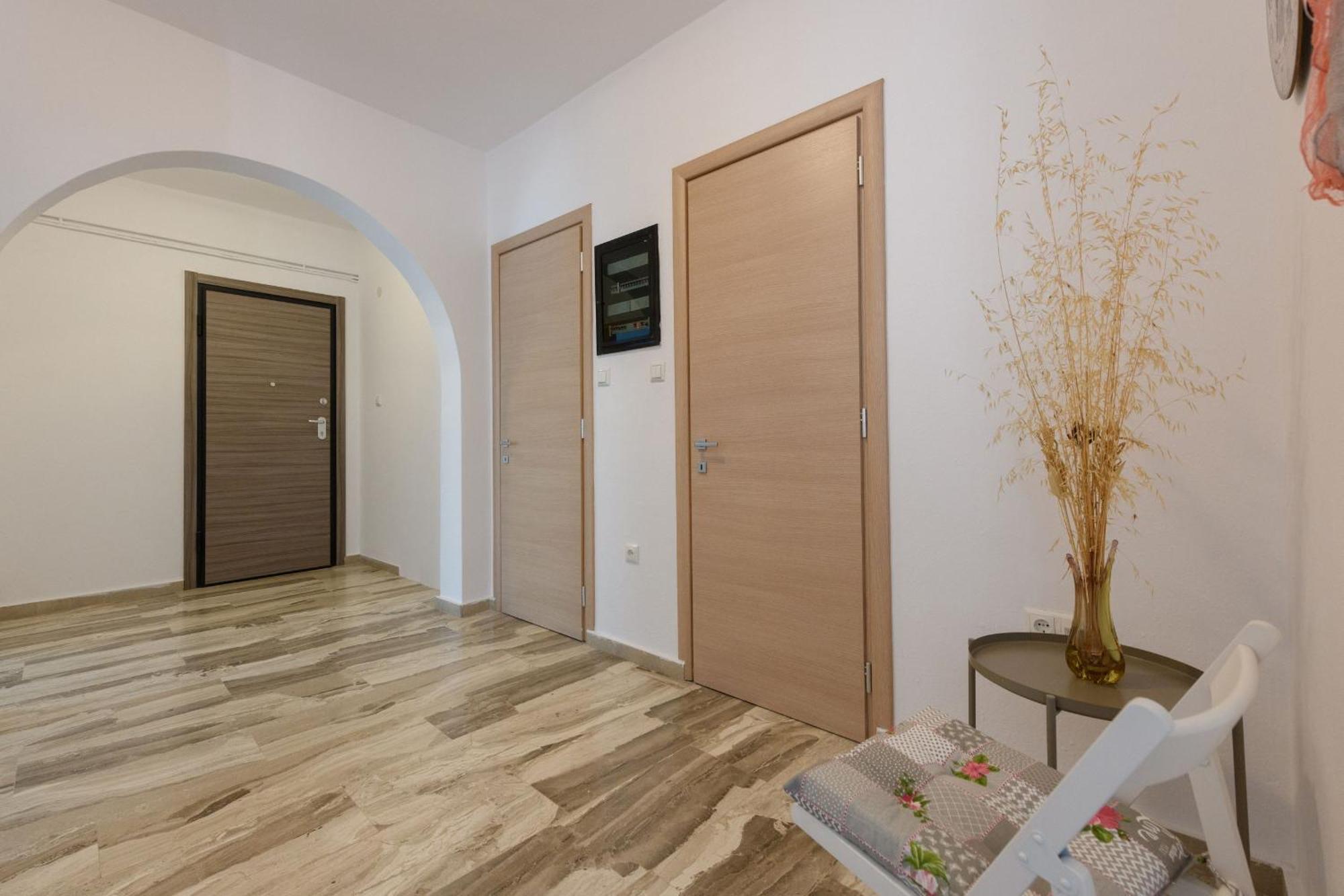 Whitegold Apartments Panagia Panagia  Rum bild