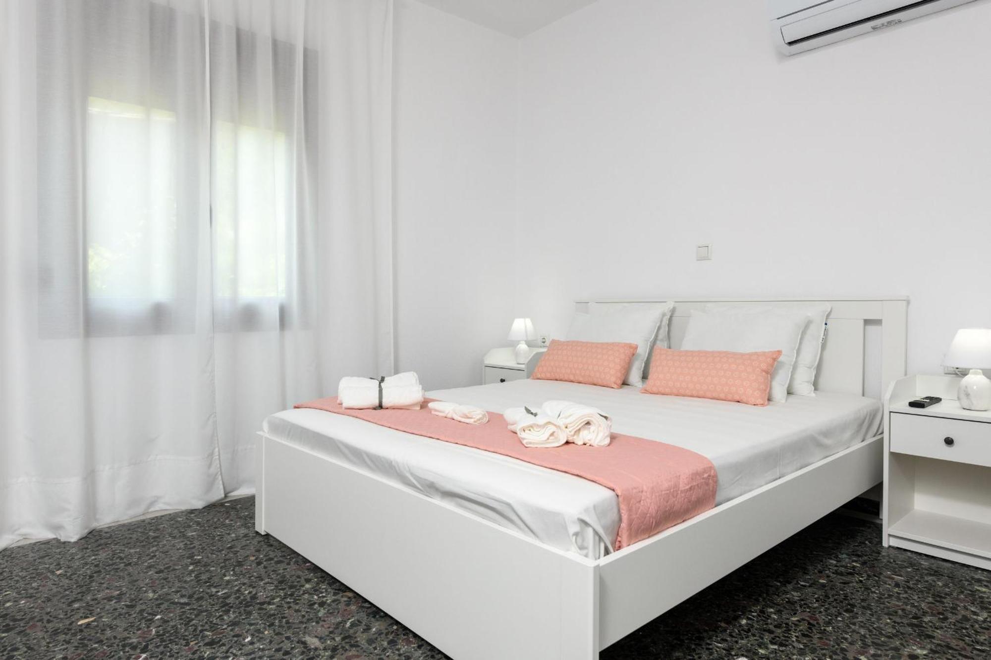 Whitegold Apartments Panagia Panagia  Rum bild